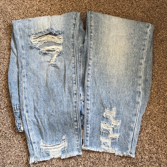 NWT Pink Lily Distressed Jeans - Picture 4 of 5